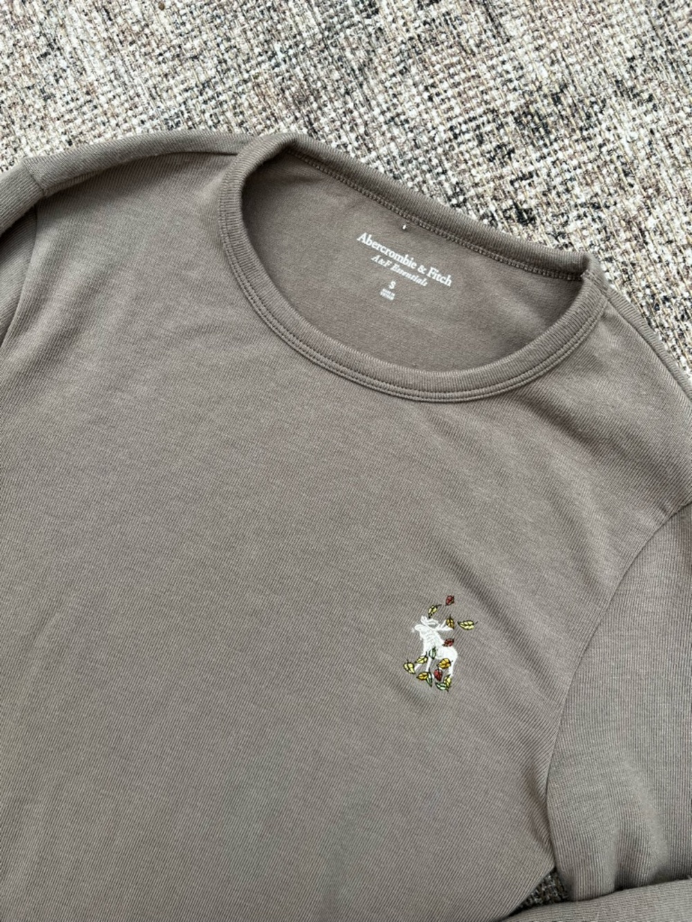 Abercrombie & Fitch Taupe Cozy Long sleeve with Moose Embroidery